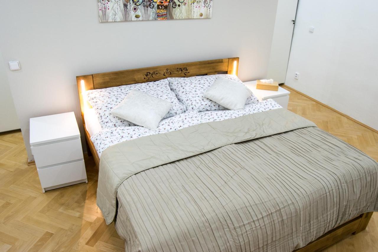 Apartment In Downtown Оломоуц Екстериор снимка