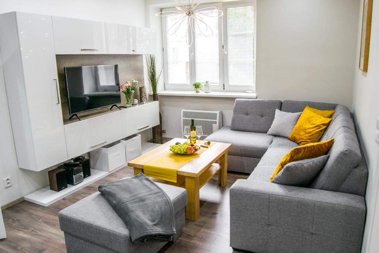 Apartment In Downtown Оломоуц Екстериор снимка